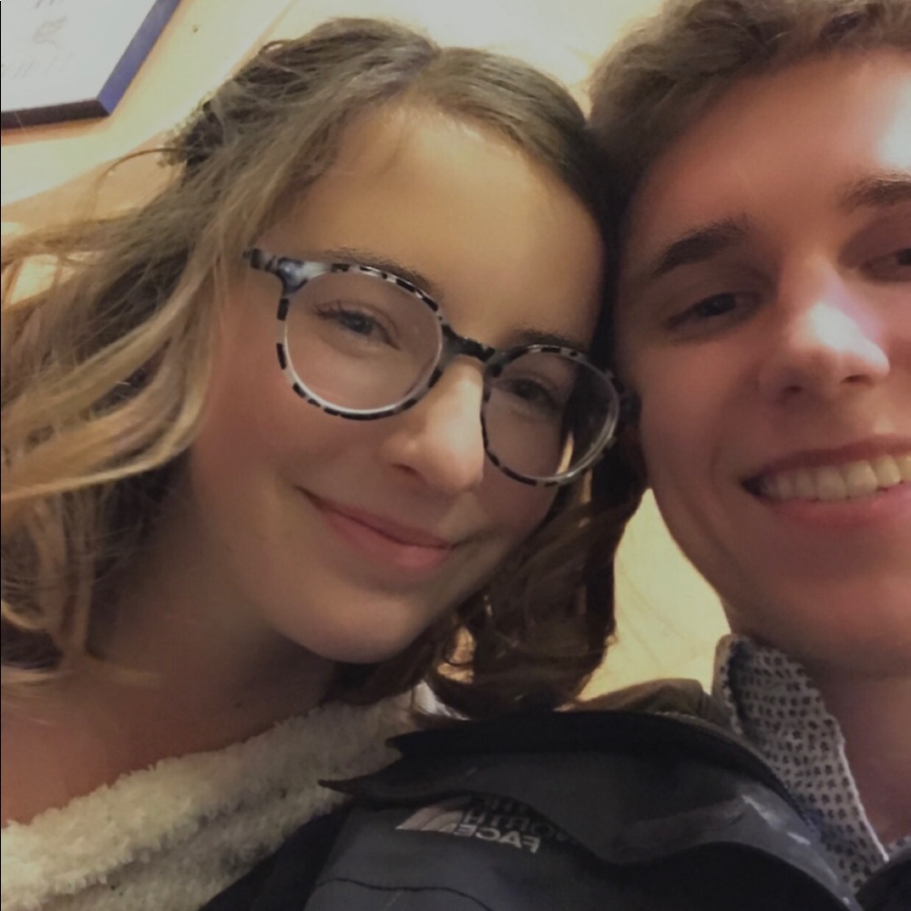 Meet your Posher, Elizabeth